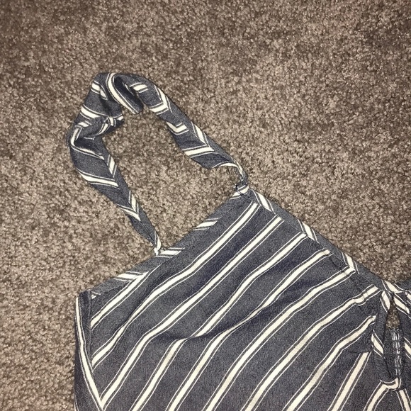 **BRAND NEW** AMERICAN EAGLE BLUE & WHITE CROP TOP - Picture 5 of 7